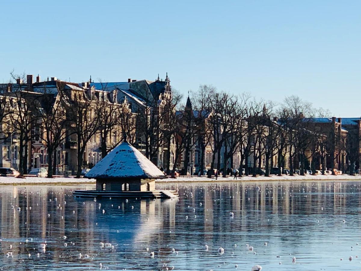 Zum Weissen Haus Hotel Schwerin  Exterior foto